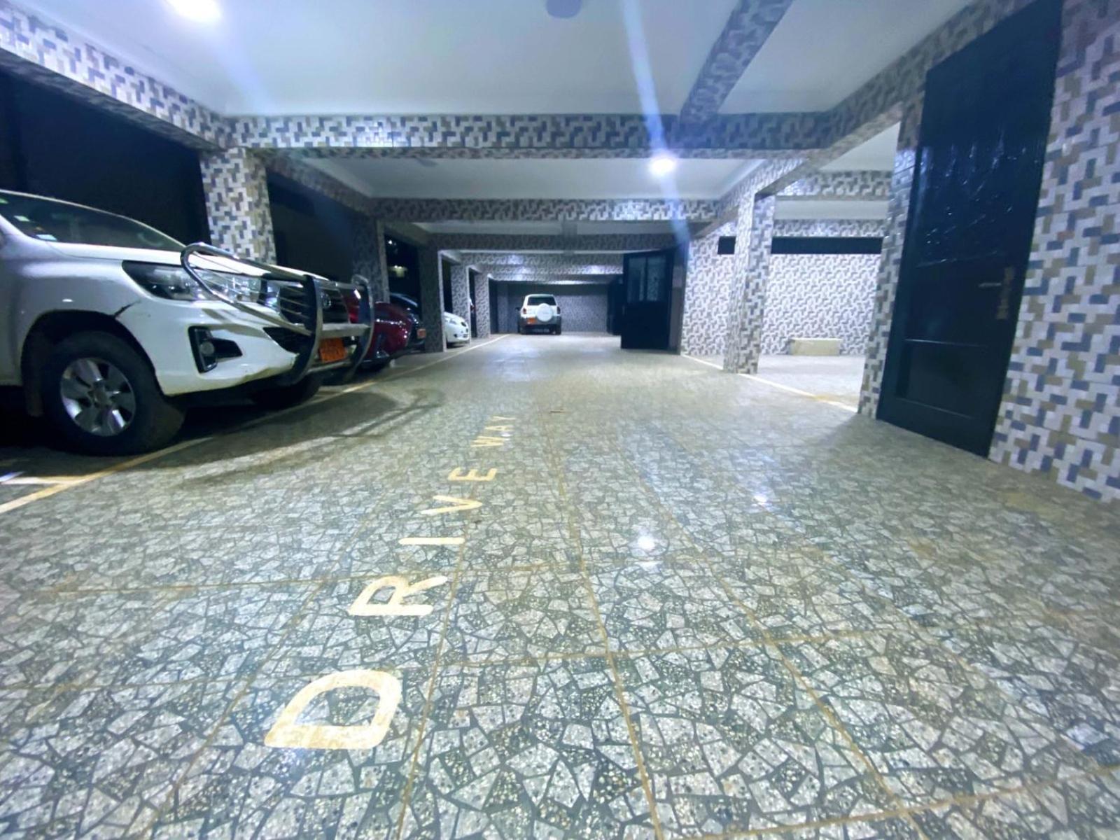 5 Star Furnished Apartments Simbok Luaran gambar